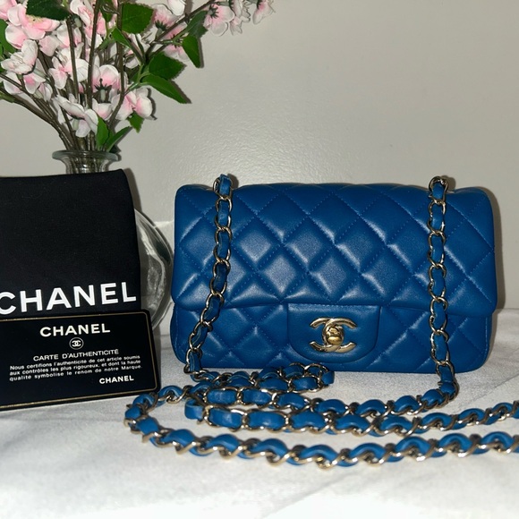 CHANEL Classic Mini Rectangular Flap Bag Quilted Lambskin Blue / Gold - Picture 3 of 12